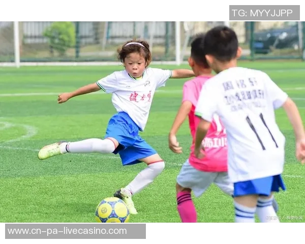 探索足球游戏的魅力与乐趣如何提升你的竞技水平与团队合作能力 探索足球游戏的魅力与乐趣如何提升你的竞技水平与团队合作能力